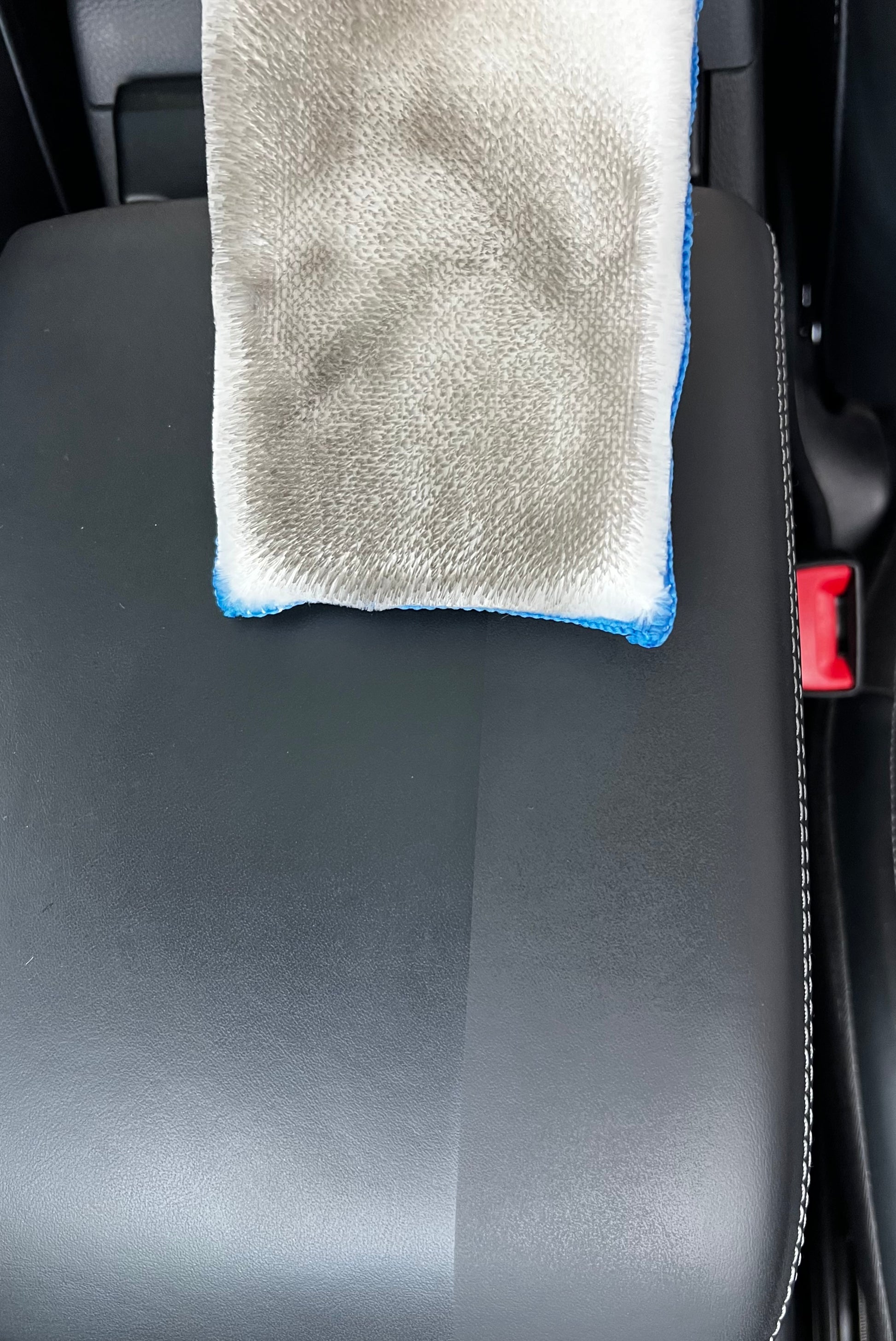 Scrub curatare piele auto
