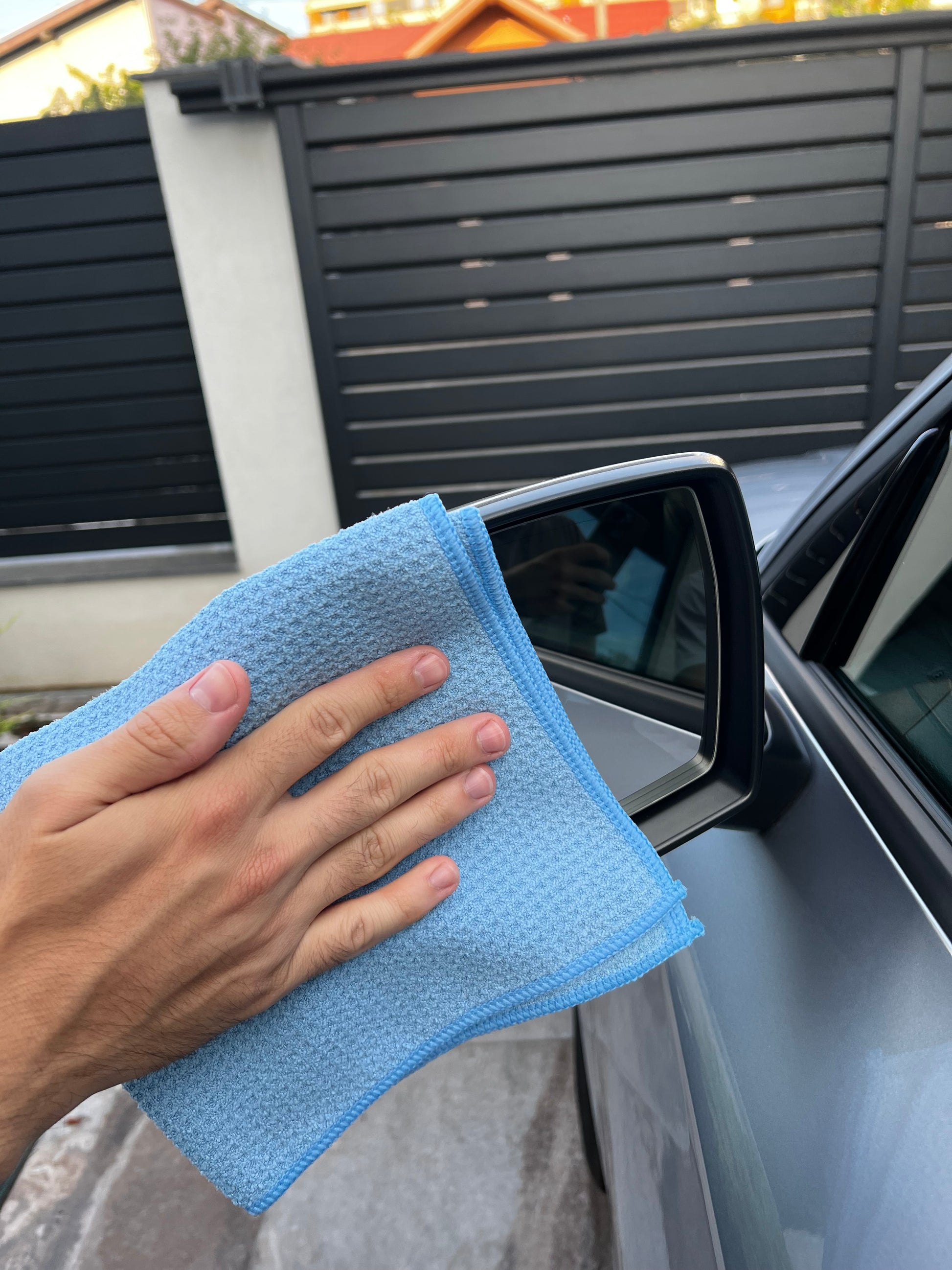 Lavetă din microfibră pentru geamuri și suprafețe din sticlă
